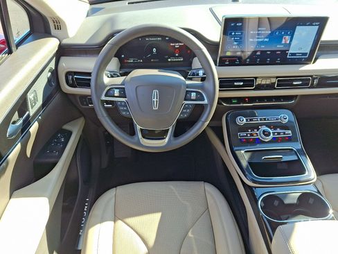 Used 2021 Lincoln Nautilus Reserve AWD/4WD image 12