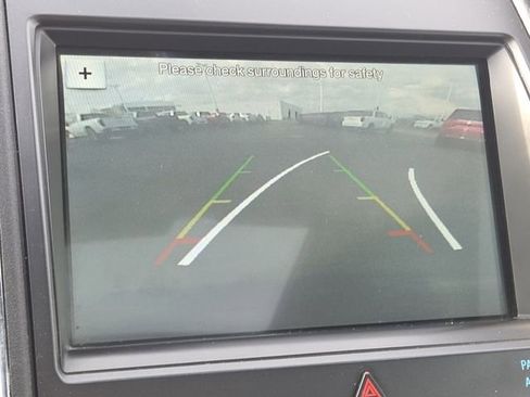 Used 2018 Ford Taurus SHO image 5