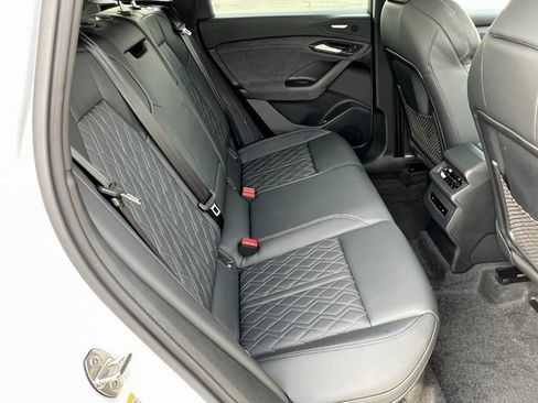 Certified 2025 Audi SQ6 e-tron Prestige w/ Black Optic Package image 16