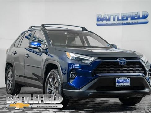 Used 2022 Toyota RAV4 XLE Premium image 1