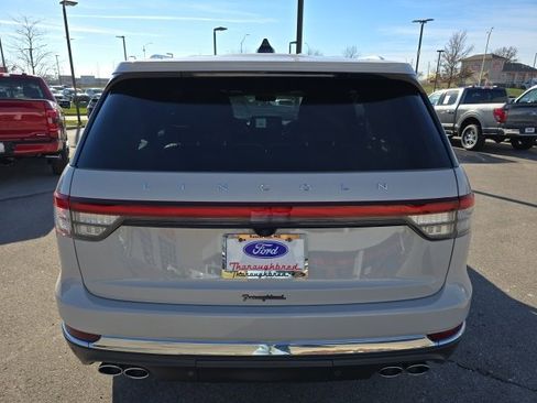 Used 2025 Lincoln Aviator Reserve w/ Equipment Group 201A image 4
