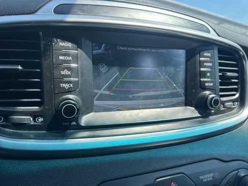 Used 2020 Kia Sorento LX image 13
