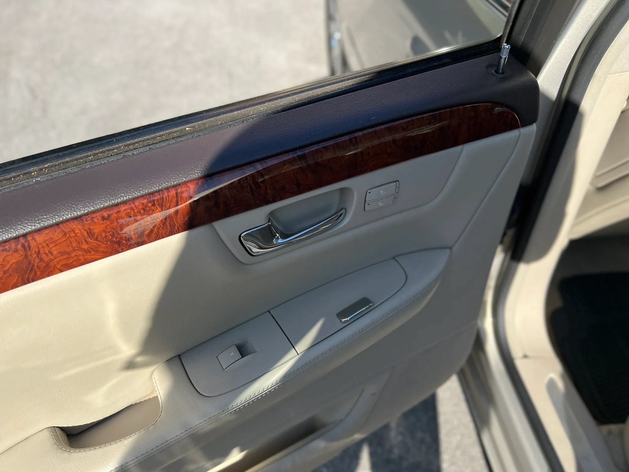 Used 2007 Cadillac DTS Luxury I FWD image 15