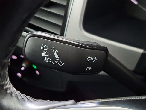 Used 2019 Volkswagen Atlas SEL Premium image 28