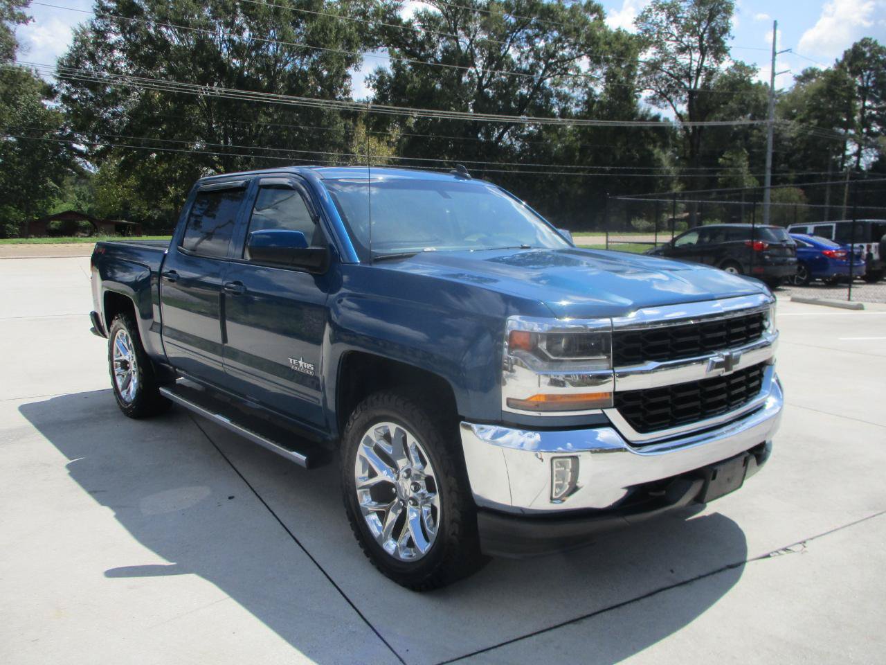 Used 2018 Chevrolet Silverado 1500 LT w/ Texas Edition AWD/4WD image 24