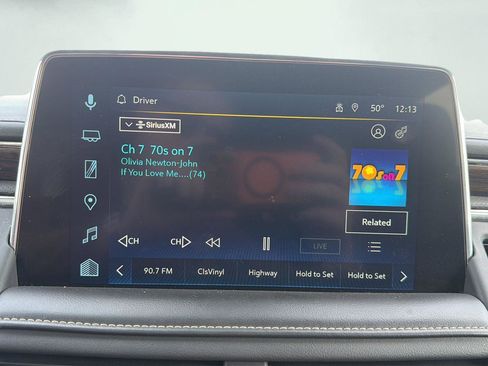 Used 2023 Chevrolet Suburban Premier image 32