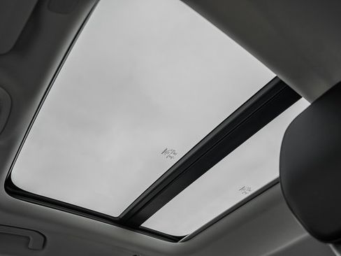 Certified 2022 Volvo S60 B5 Momentum w/ Premium Package image 2