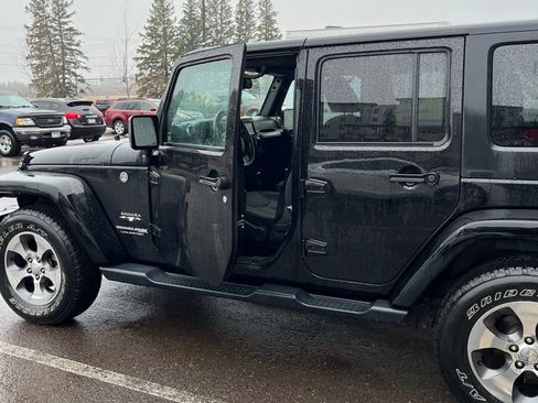 Used 2018 Jeep Wrangler Unlimited Sahara w/ Trailer Tow Group AWD/4WD image 11