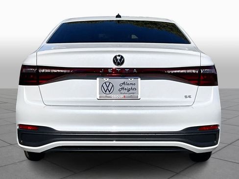 New 2026 Volkswagen Jetta SE image 4