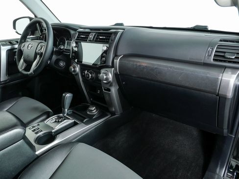 Used 2018 Toyota 4Runner SR5 Premium AWD/4WD image 23