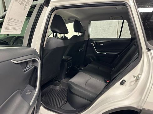 Used 2025 Toyota RAV4 XLE image 43