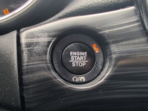 Used 2020 Jeep Grand Cherokee Laredo w/ 18" Wheel & 8.4" Radio Group image 29