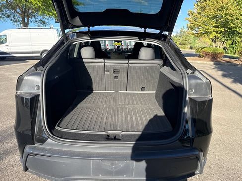 Used 2026 Tesla Model Y Long Range RWD image 28