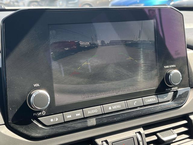 Used 2025 Nissan Pathfinder S FWD image 29