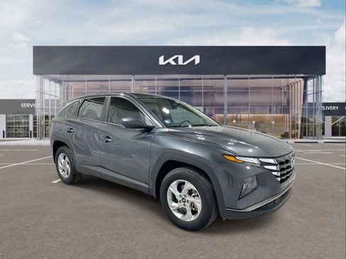 Used 2024 Hyundai Tucson SE image 2