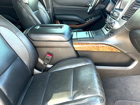 Used 2020 Chevrolet Tahoe Premier RWD image 24