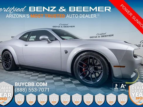 Used 2019 Dodge Challenger SRT Hellcat image 1