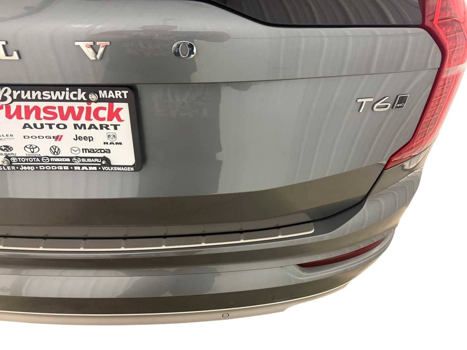 Used 2018 Volvo XC90 T6 Momentum w/ Convenience Package AWD/4WD image 18
