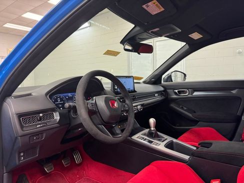 Used 2025 Honda Civic Type R image 14