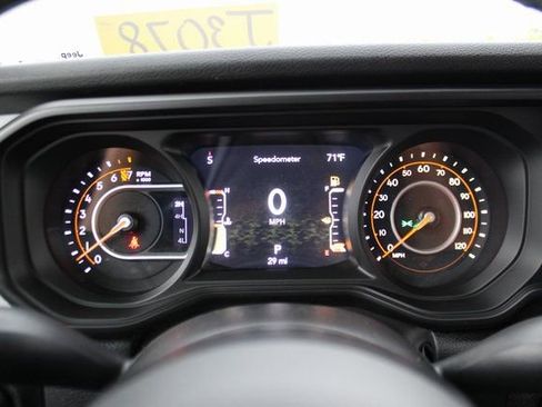 New 2025 Jeep Gladiator Willys image 21