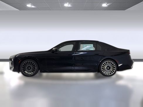 Used 2026 BMW i7 xDrive60 w/ M Sport Package RWD image 2