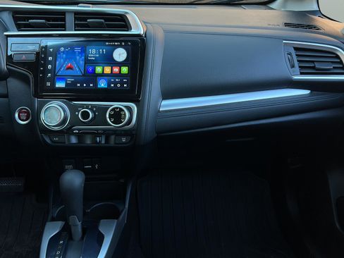 Used 2016 Honda Fit EX image 29