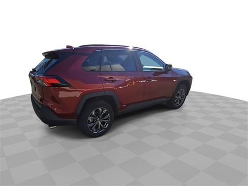 Used 2025 Toyota RAV4 XLE Premium image 8