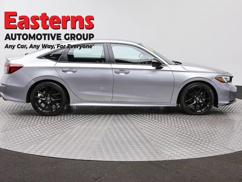 Used 2025 Honda Civic Sport image 4