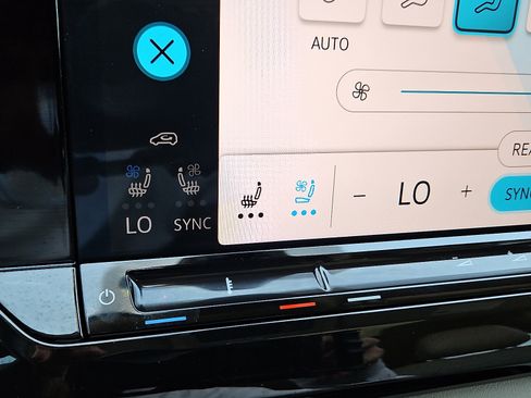 Used 2025 Volkswagen Atlas SEL image 20