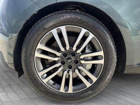 Used 2024 Land Rover Range Rover Long Wheelbase SE AWD/4WD image 9