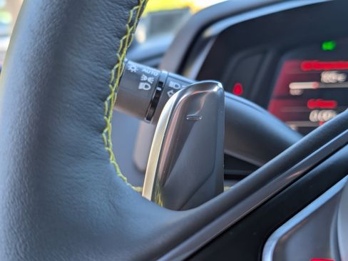 Used 2023 Chevrolet Corvette Stingray Premium Cpe w/ Z51 Performance Package image 33