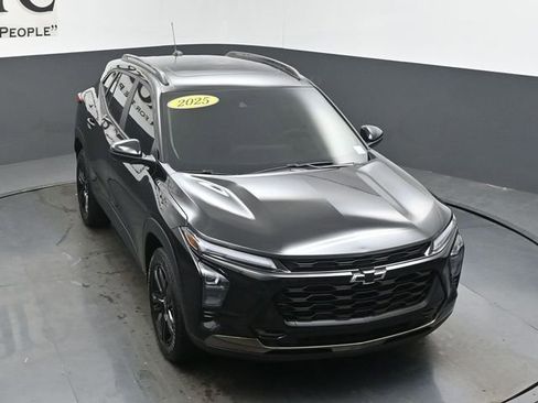 Used 2025 Chevrolet Trax ACTIV w/ Sunroof Package FWD image 47