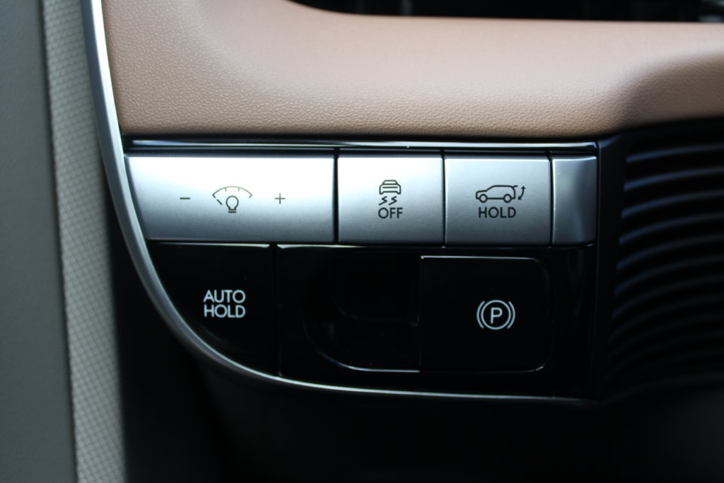 Used 2024 Hyundai Ioniq 5 Limited AWD/4WD image 29