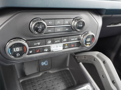 Used 2024 Ford Bronco Outer Banks w/ Sasquatch Package AWD/4WD image 19