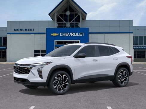 New 2026 Chevrolet Trax RS w/ Sunroof Package FWD image 2