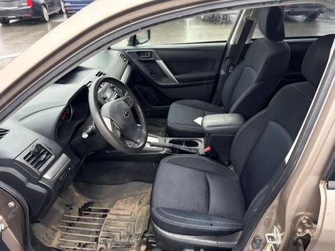 Used 2014 Subaru Forester 2.5i Premium w/ All-Weather Package AWD/4WD image 10