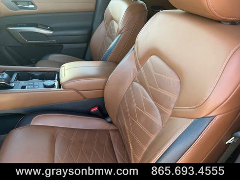 Used 2022 Nissan Pathfinder Platinum w/ Lighting Package (N93) image 11