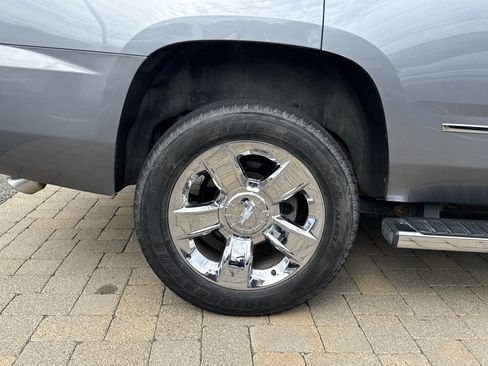 Used 2018 Chevrolet Tahoe LT w/ LT Signature Package AWD/4WD image 32