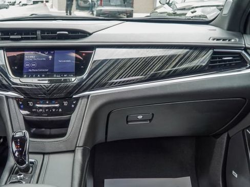 Used 2024 Cadillac XT6 Premium Luxury FWD image 18