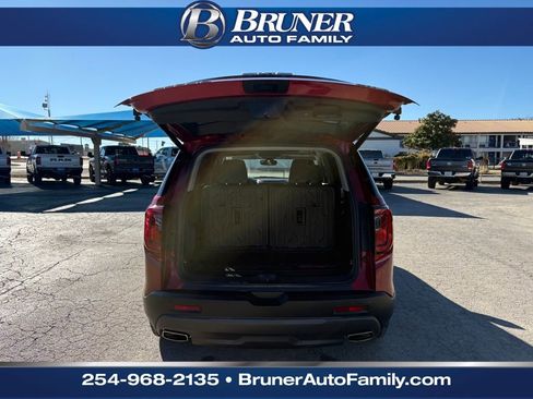 Used 2023 GMC Acadia AT4 w/ Technology Package image 7