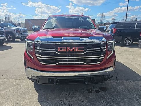 New 2026 GMC Sierra 1500 SLT image 3