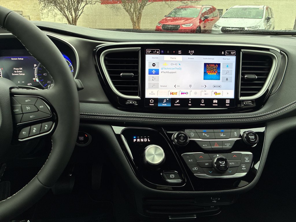 New 2026 Chrysler Pacifica Select AWD/4WD image 18