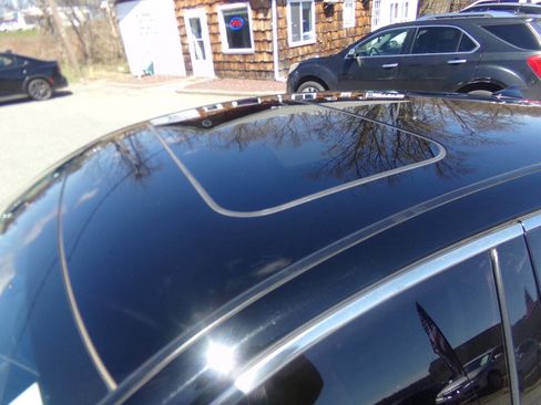 Used 2018 INFINITI Q50 Luxe w/ Essential Package (3.0T Luxe) image 12