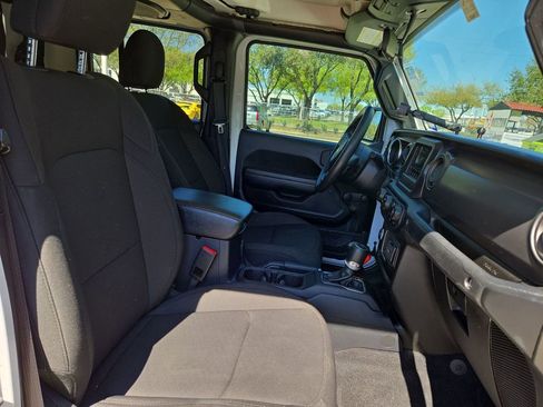 Used 2023 Jeep Gladiator Sport image 28