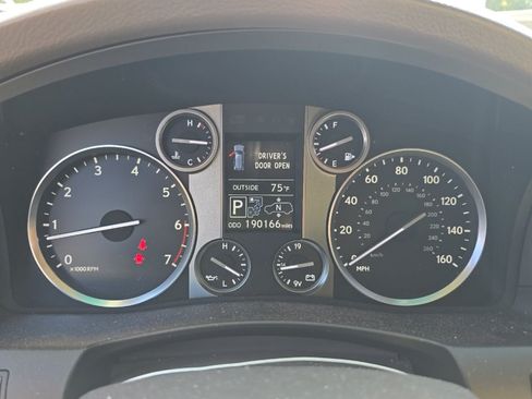 Used 2014 Lexus LX 570 4WD image 3