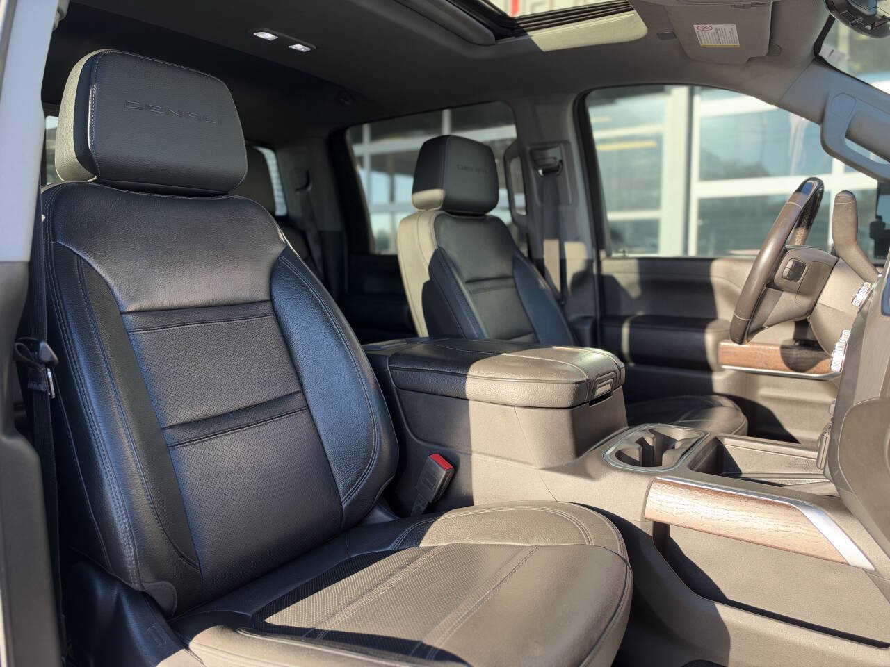 Used 2023 GMC Sierra 3500 Denali w/ Denali Black Diamond Edition AWD/4WD image 36