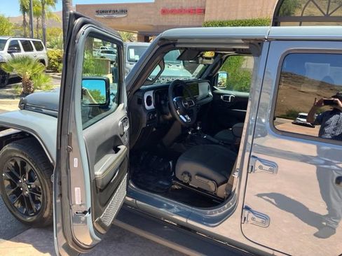 Certified 2025 Jeep Wrangler Unlimited Sahara AWD/4WD image 3