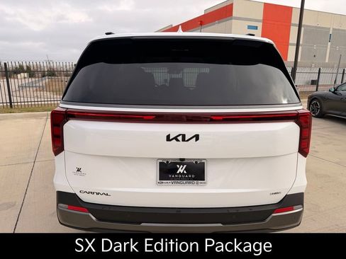 New 2026 Kia Carnival SX w/ SX Dark Edition Package image 3