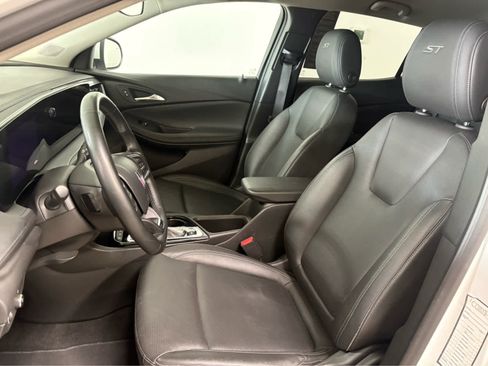 Certified 2024 Buick Encore GX Sport Touring AWD/4WD image 13