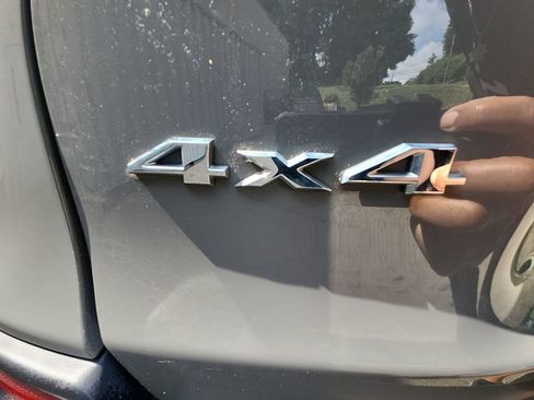 Used 2020 Jeep Cherokee Latitude Plus w/ Cold Weather Group AWD/4WD image 37